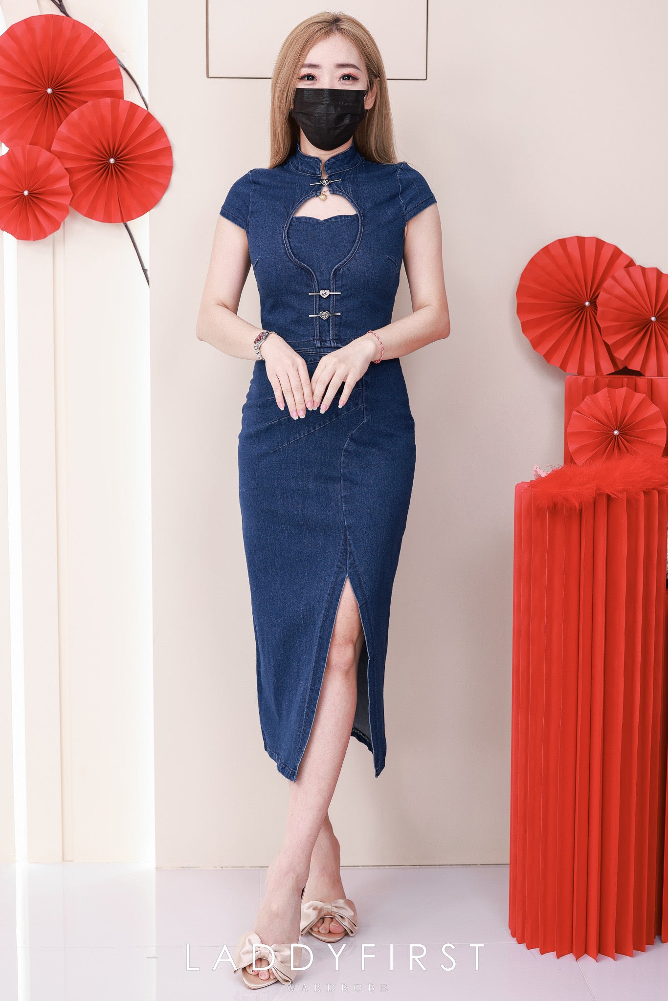 【SS121438】高品质两件式COTTON JEANS牛仔弹力旗袍套装 爱心领小镂空设计牛仔上衣➕牛仔开叉设计高腰裙子，有口袋 ❤️❤️【A-R1-C4】