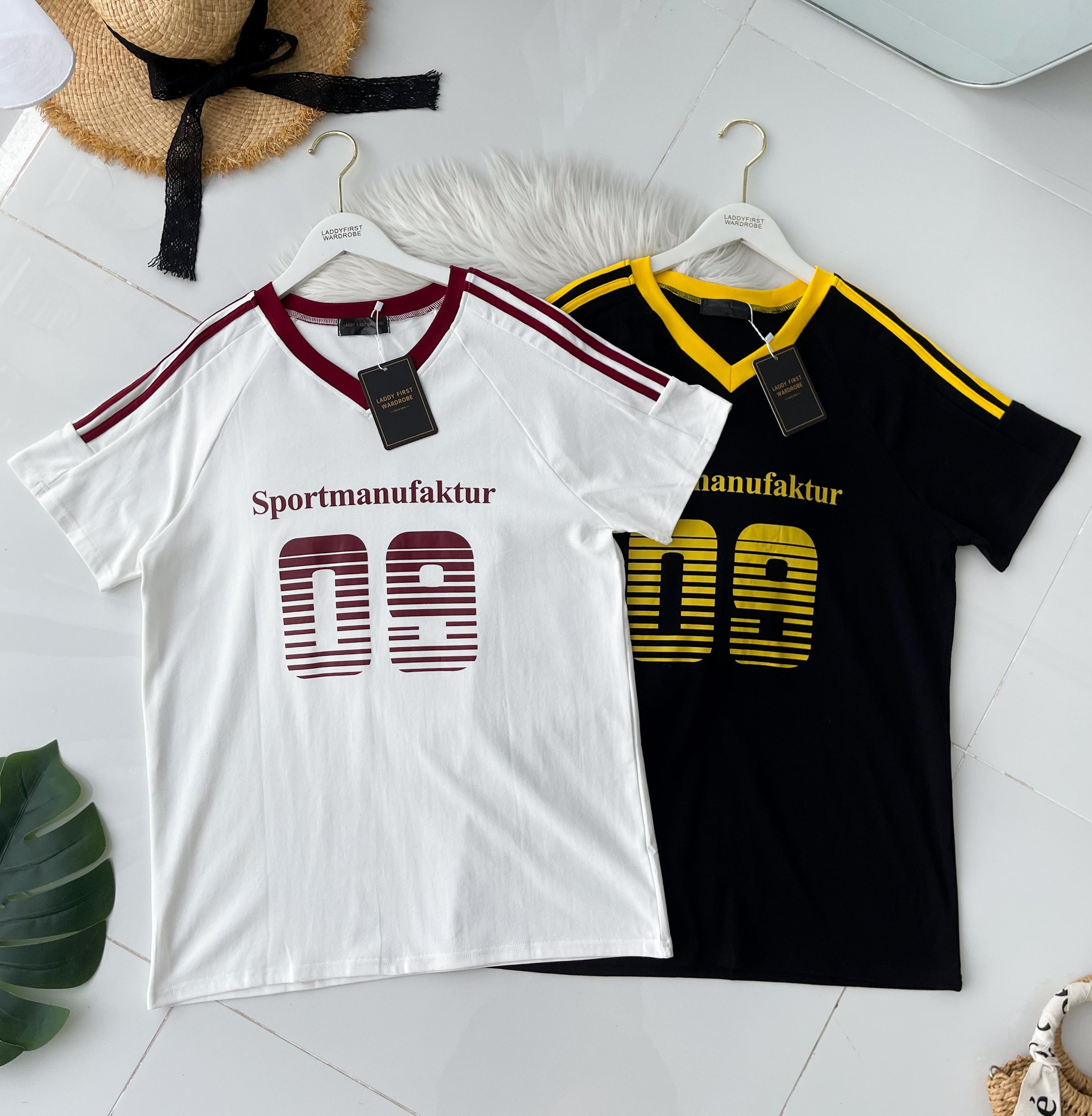 【T14260 / 9062】高品质V领09字母拉线设计纯棉OVERSIZED 上衣 ❤❤ 【B-R2-C4】