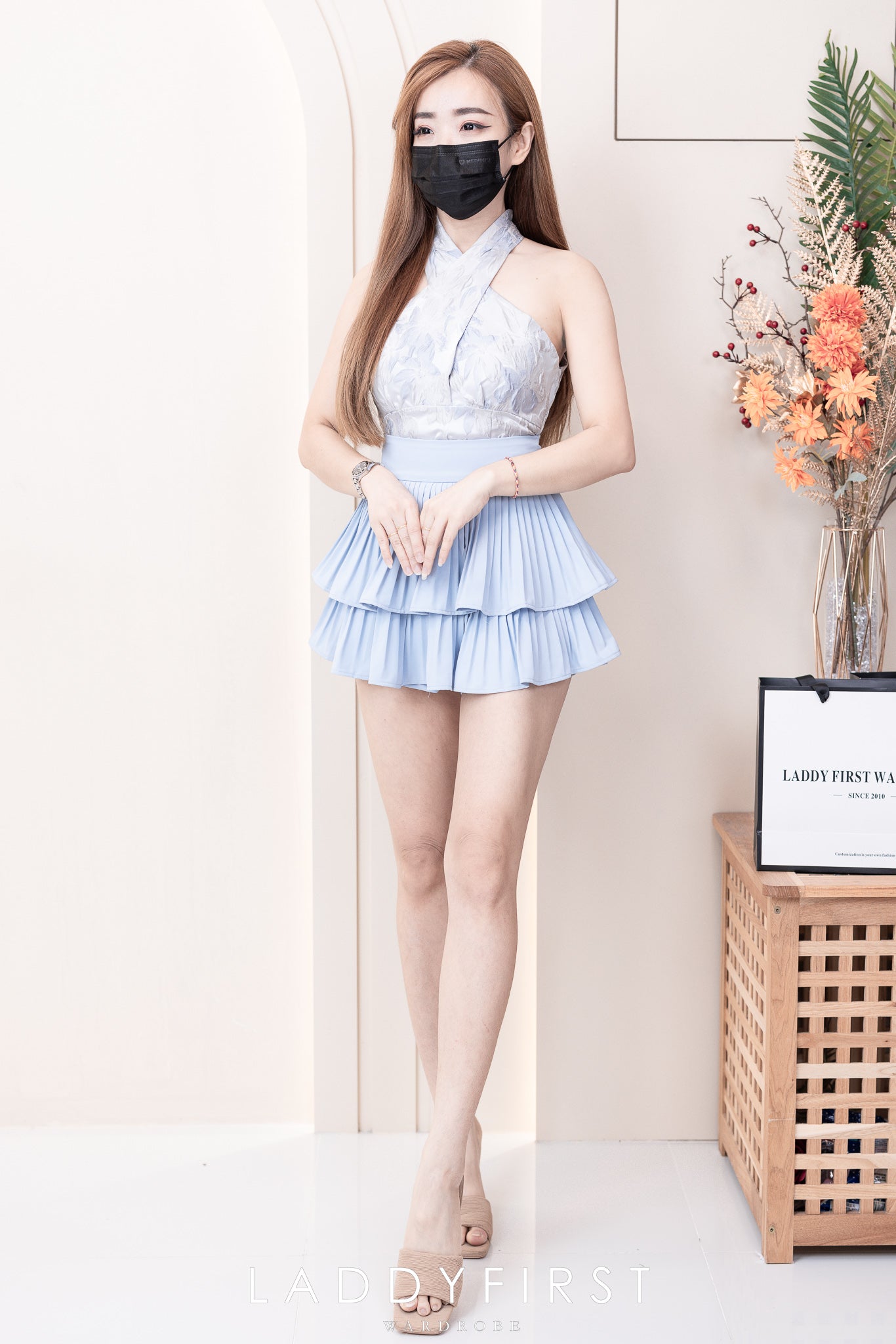 【T30910】挂脖交叉领无袖西装时装上衣 ❤️❤️