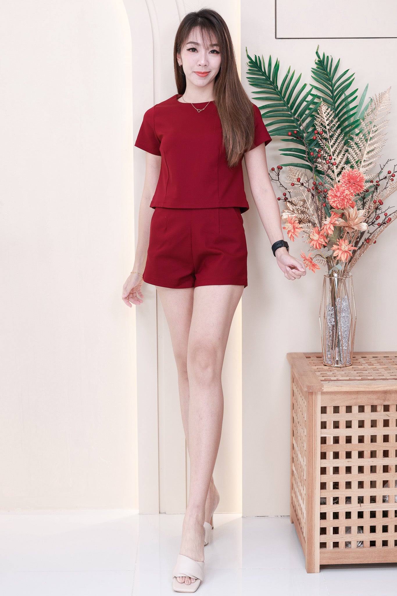 【SS8229971】【LFW独家小圆饼】高品质两件式西装时尚套装 圆领短袖百搭上衣➕西装高腰百搭短裤，有口袋 ❤️❤️