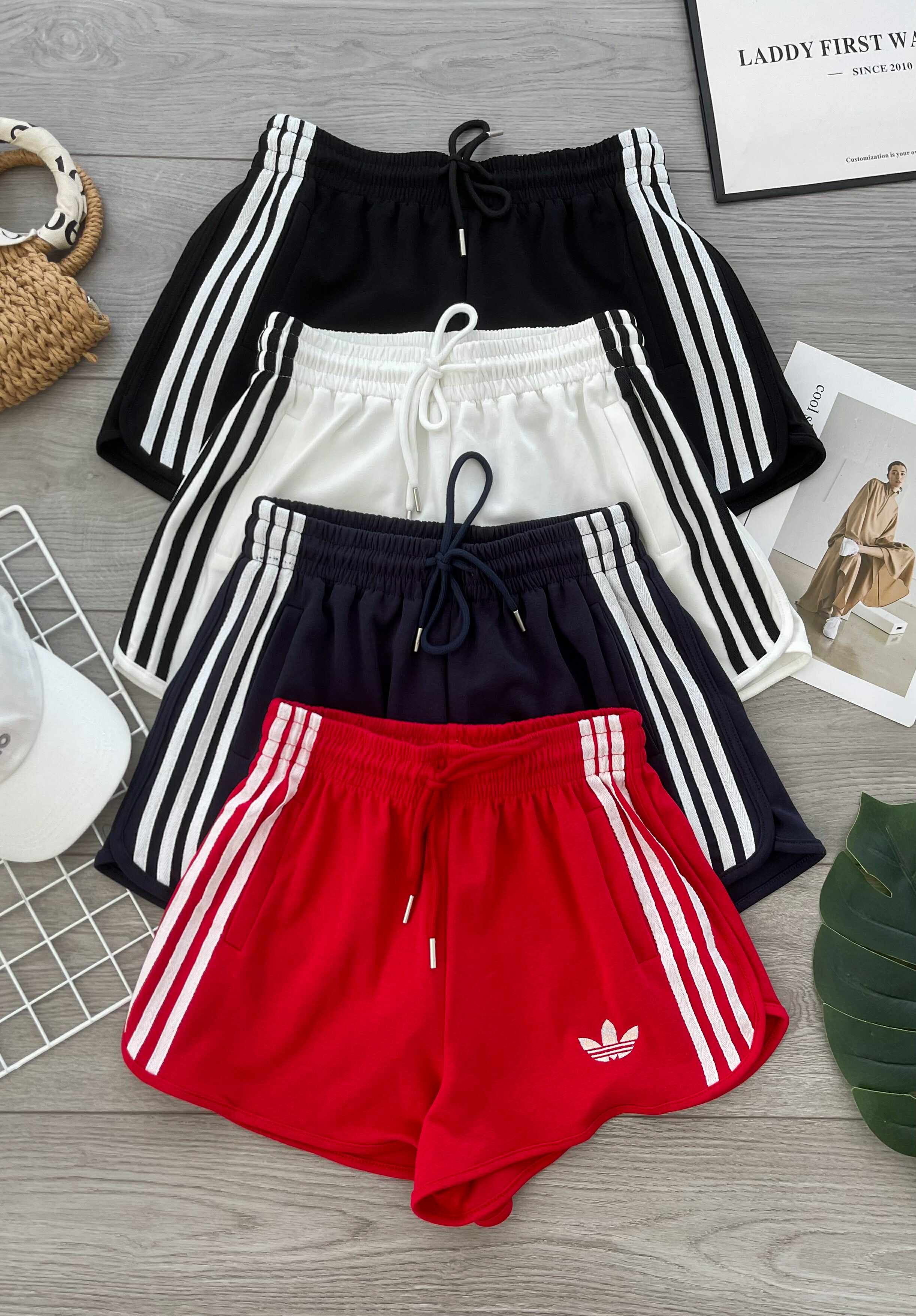 【S25079】高品质卫衣棉抽绳松紧弹力adidas刺绣休闲运动短裤，有口袋 ❤️❤️