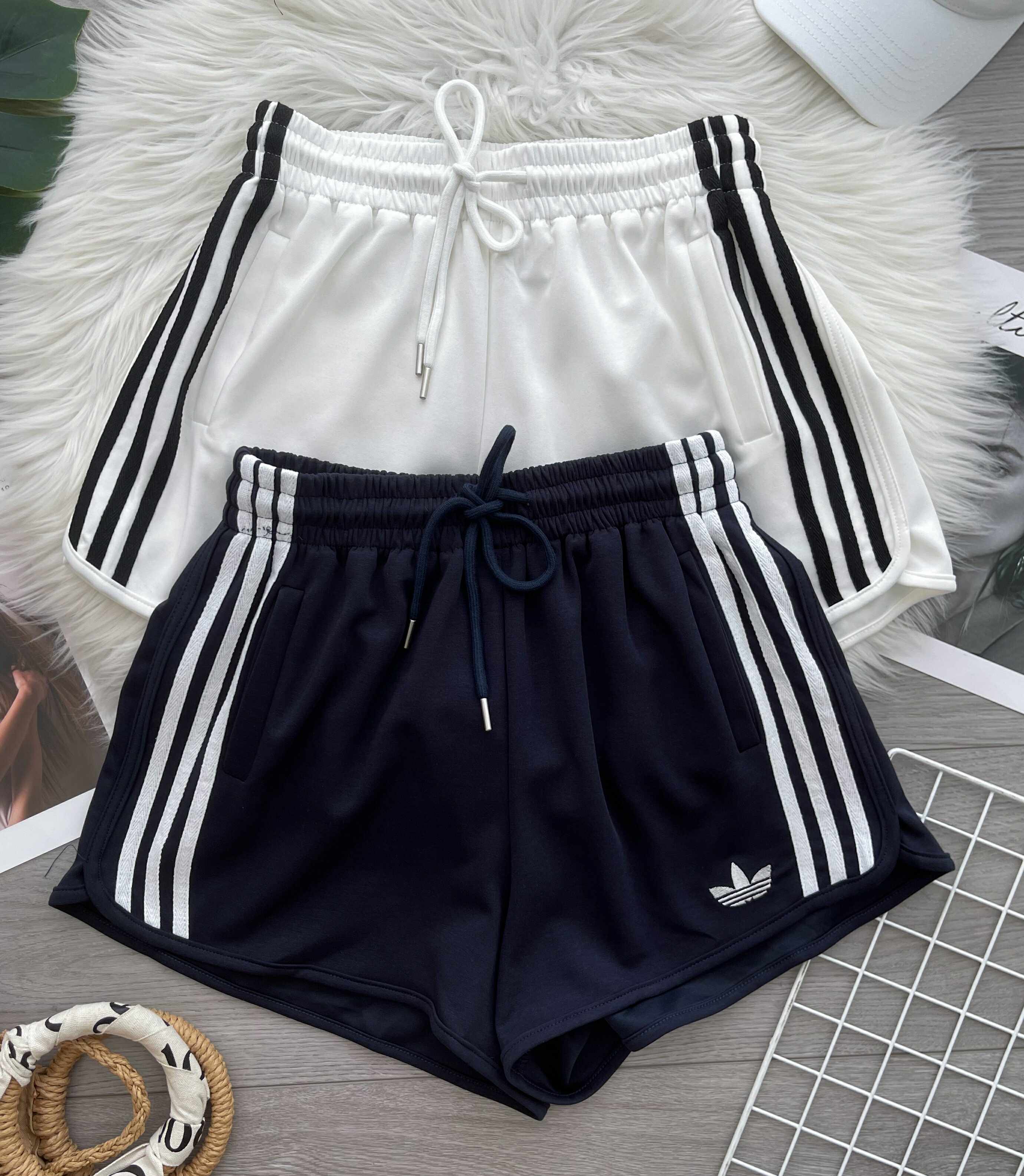 【S25079】高品质卫衣棉抽绳松紧弹力adidas刺绣休闲运动短裤，有口袋 ❤️❤️