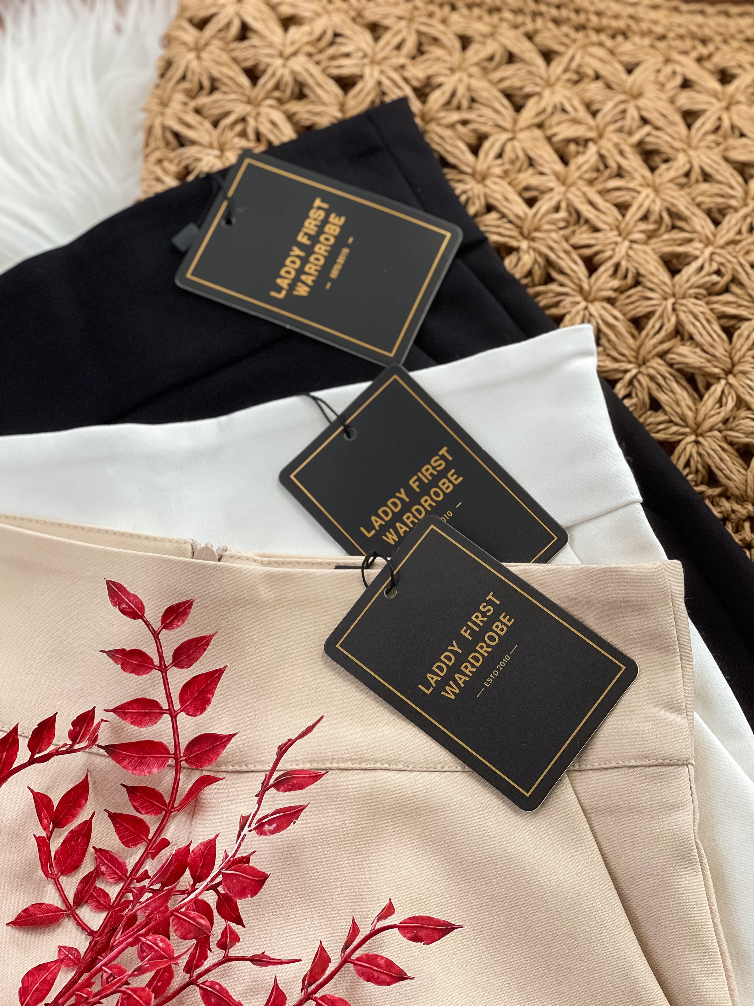 【S7885】【网站福利款✨】独家爆款【万能爸爸】西装高腰百搭短裤，后中拉链有口袋【B-R2-C6】