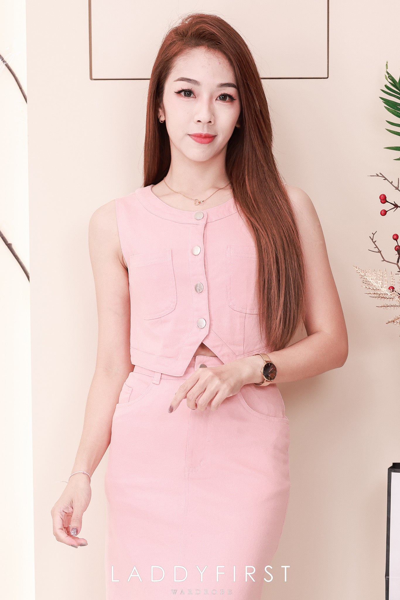 【SS3440】【LFW独家小圆饼】高品质两件式韩版气质时尚套装 无袖马甲牛仔上衣/外套两穿➕中长款牛仔高腰裙子，侧边开叉设计，有口袋 ❤️❤️