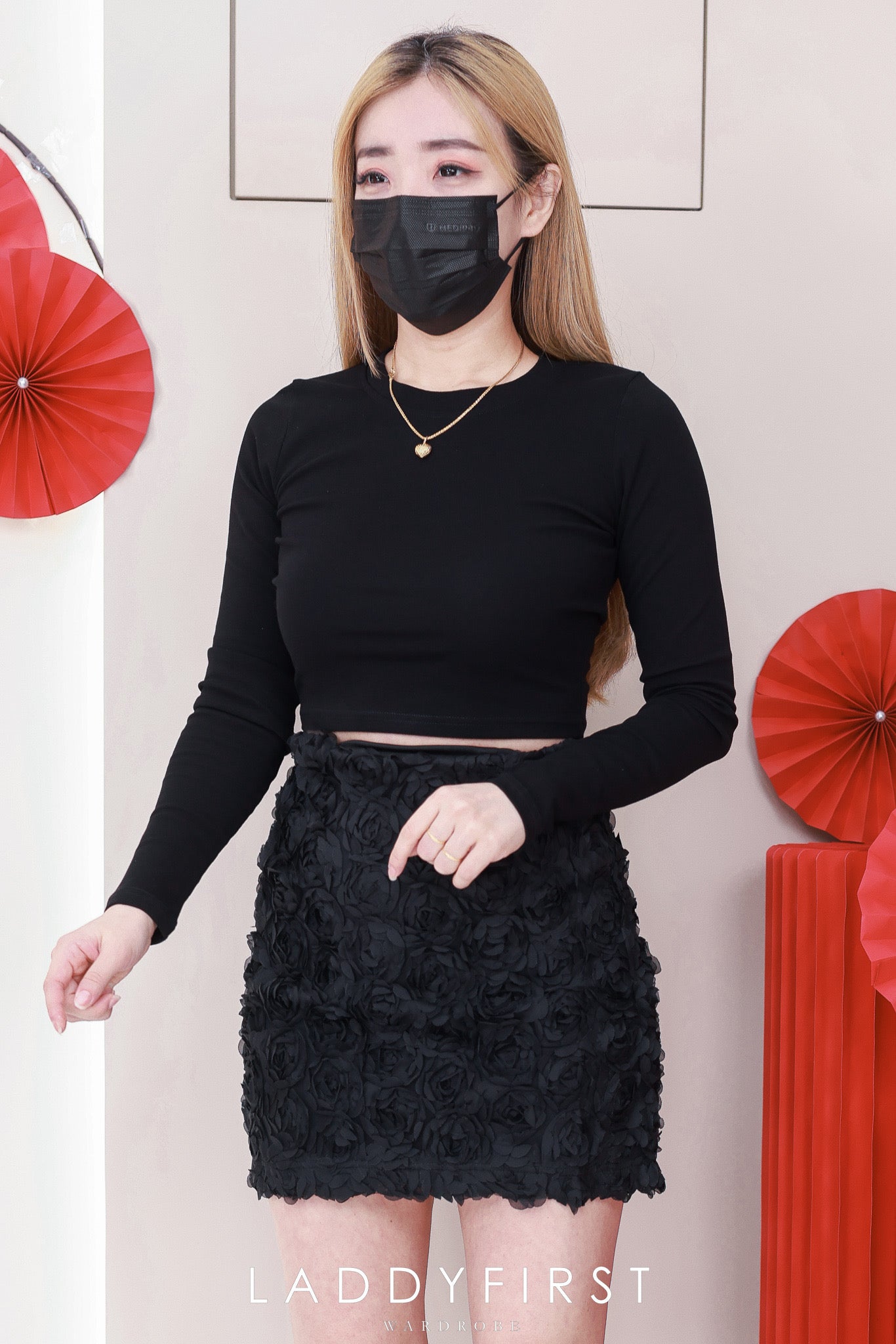 【SS8235601】高品质两件式简约百搭时尚套装  纯棉弹力圆领长袖百搭上衣➕网纱玫瑰立体花瓣高腰裙子 ❤️❤️ 【B-R1-C6】