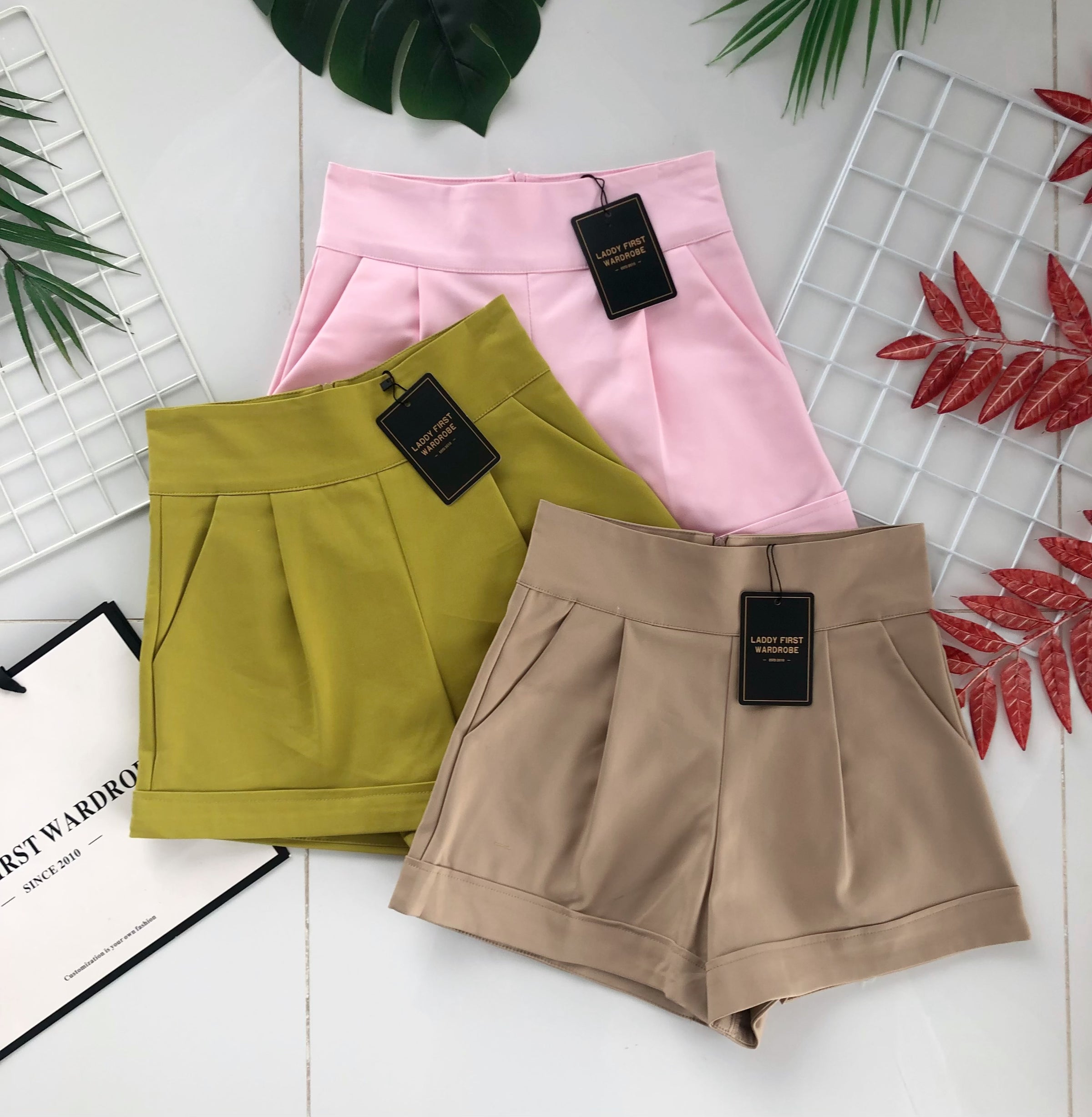 【S6422】✨独家爆单王✨ 独家定制款高品质简约日常西装万能高腰阔腿百搭短裤，有口袋 后中拉链 ❤️❤️ 【D-R1-C4】