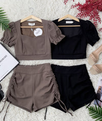【SS210183】【网站福利款✨】【LFW独家小圆饼】两件式厚实罗马时装套装 砖石领上衣➕抽绳高腰短裤