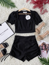 【SS210183】【网站福利款✨】【LFW独家小圆饼】两件式厚实罗马时装套装 砖石领上衣➕抽绳高腰短裤