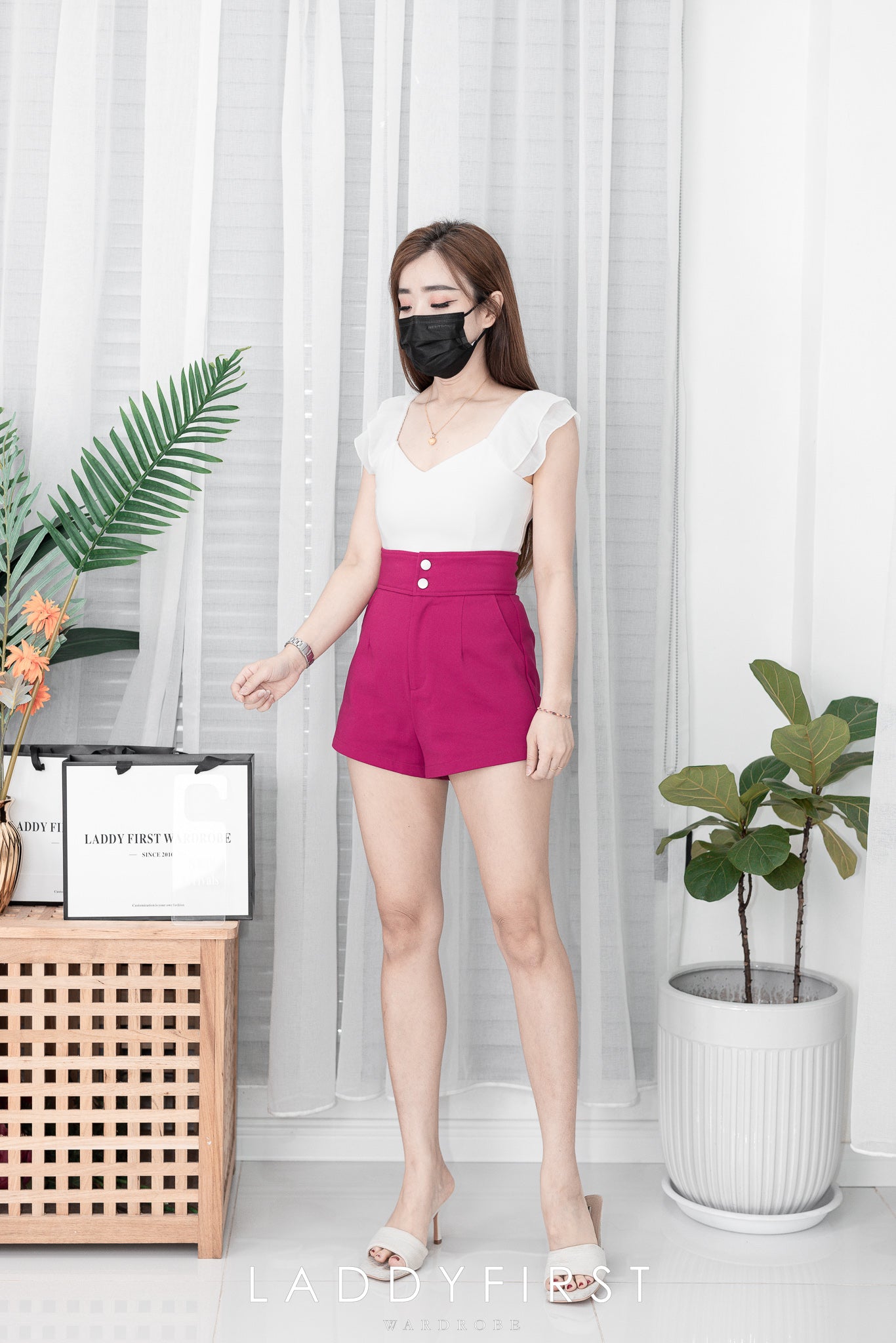 【T226341】独家爆款「短版」无袖叠层荷叶边时装上衣，后中拉链 ❤❤ 【A-R1-C4】