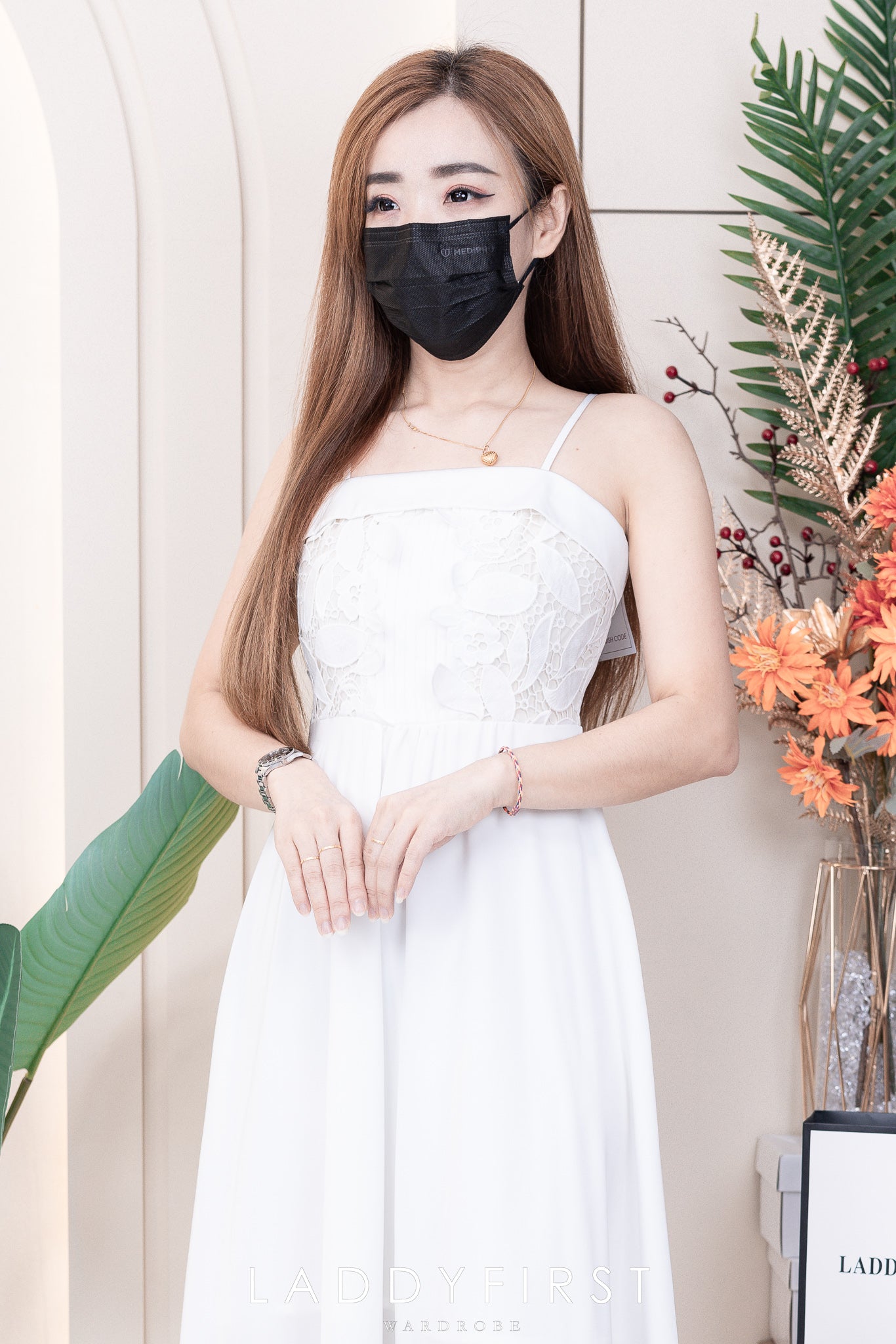 【D32066】自调无袖肩垫水溶蕾丝连身裙子