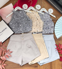 【SS3400】【独家小圆饼】两件式削肩套装 ,  鸵鸟毛拼接亮片Cut In上衣 ➕ 西装锦棉高腰显瘦短裤 , 有口袋【A-R2-C5】