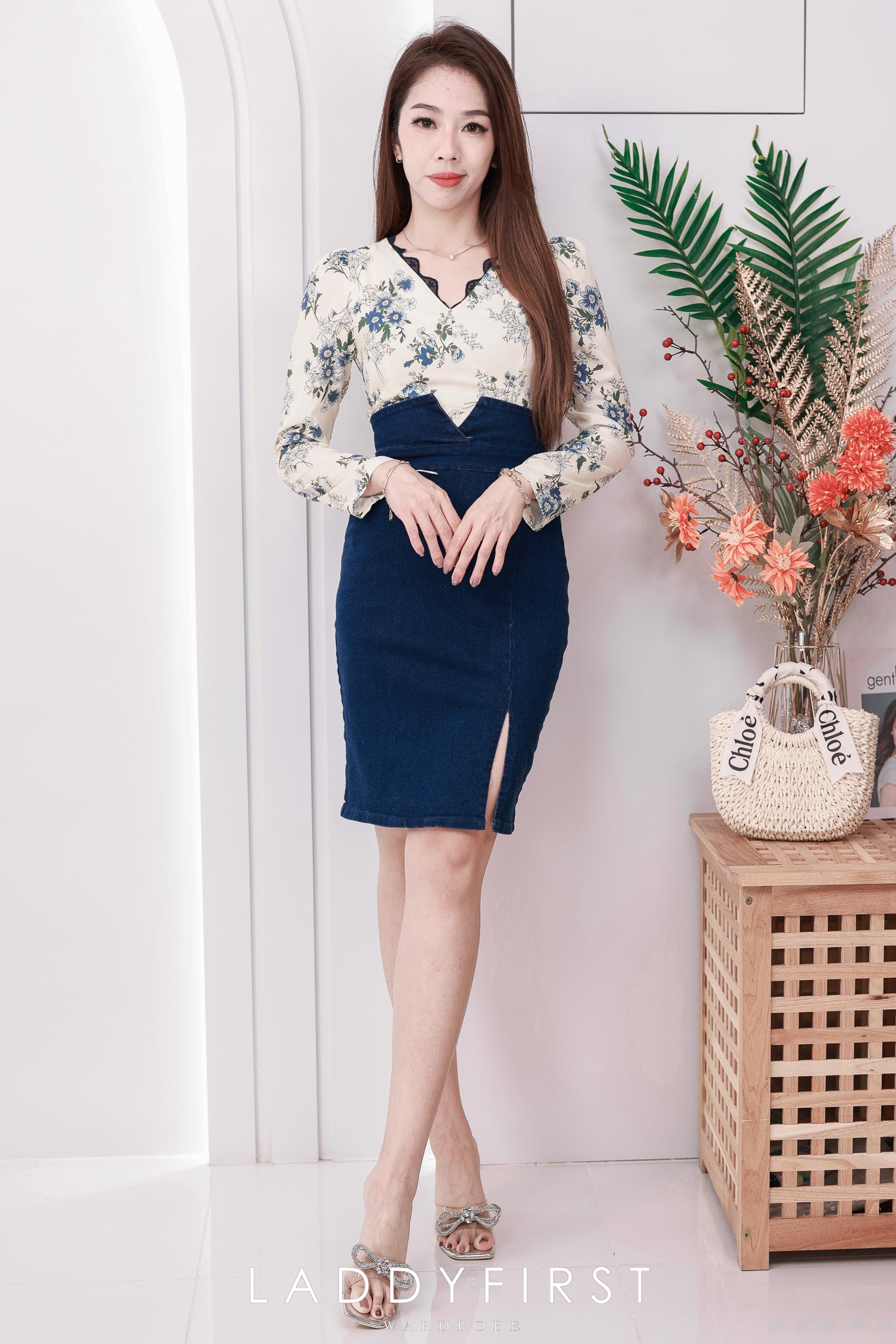 【D210180】【网站福利款✨】独家新品缎面碎花长袖上衣拼接牛仔开叉连身裙子，有口袋