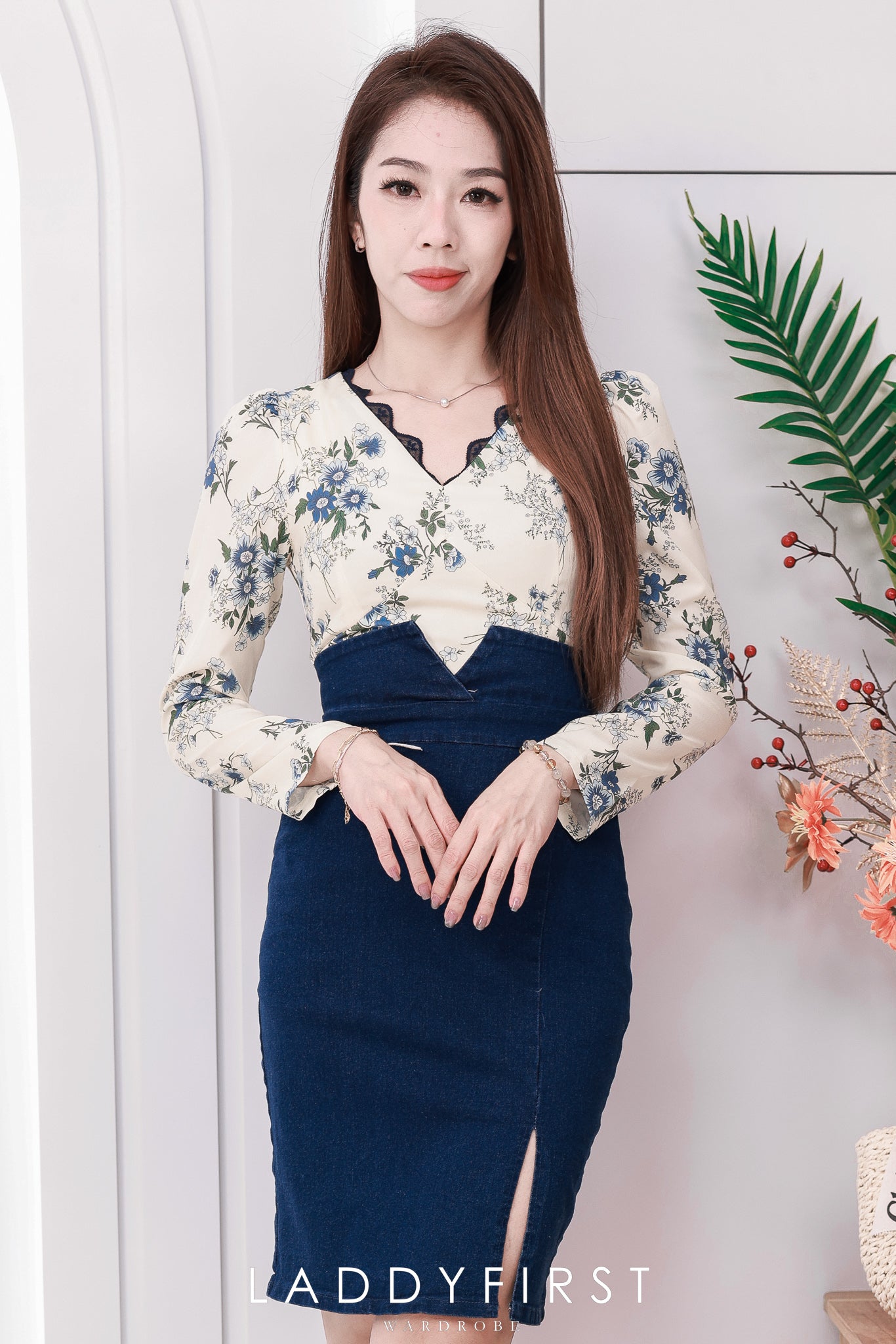 【D210180】【网站福利款✨】独家新品缎面碎花长袖上衣拼接牛仔开叉连身裙子，有口袋