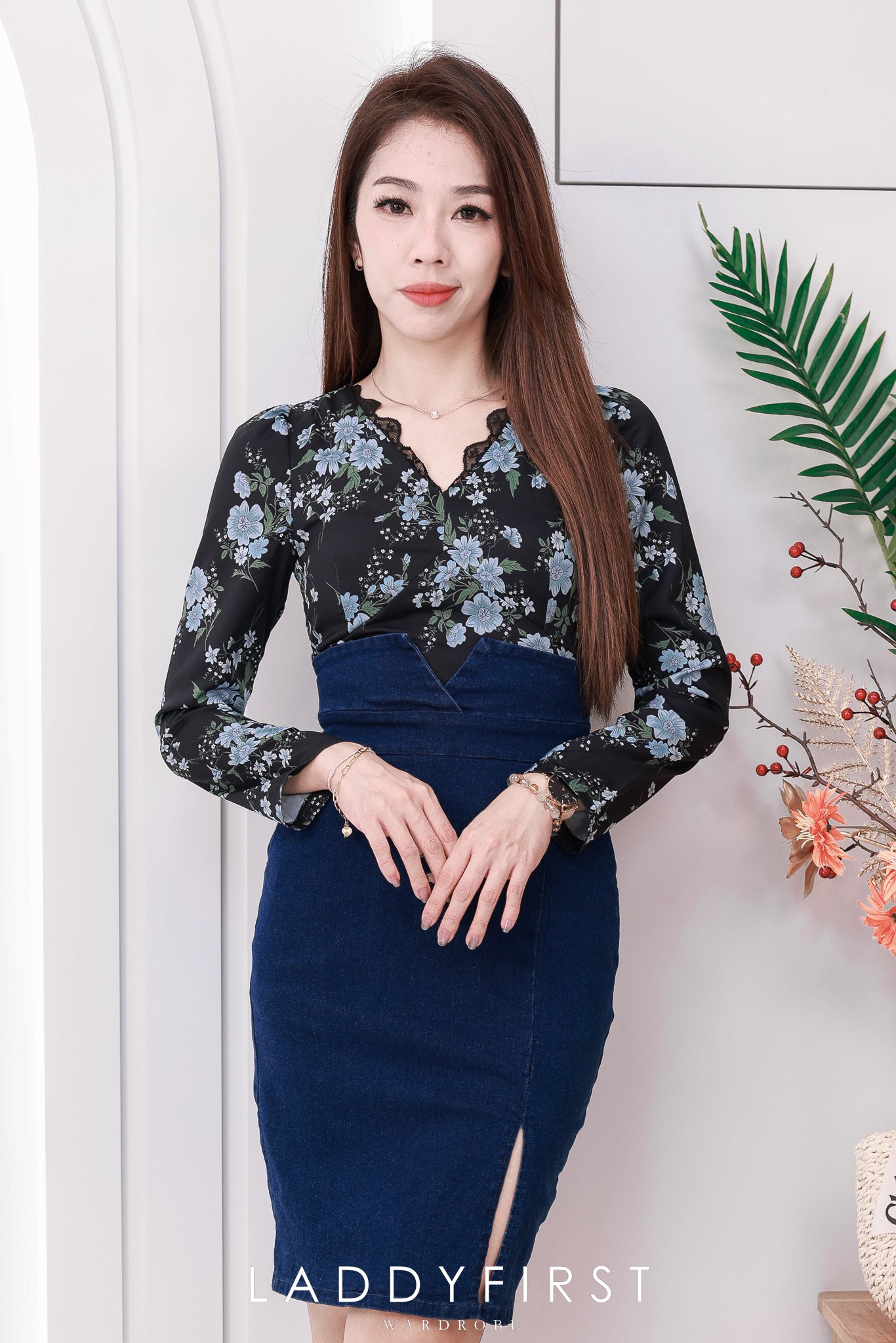 【D210180】【网站福利款✨】独家新品缎面碎花长袖上衣拼接牛仔开叉连身裙子，有口袋
