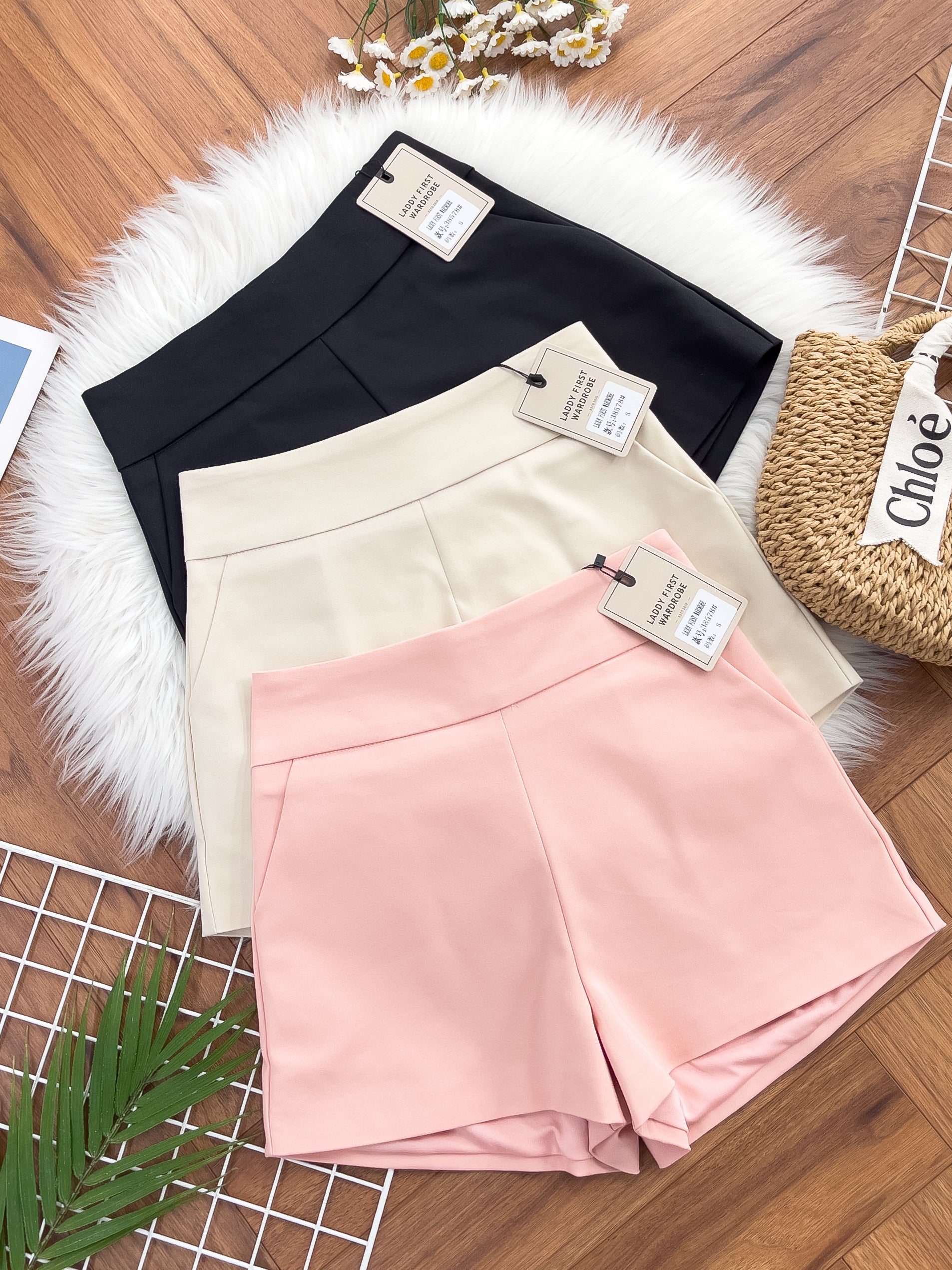 【S38578】独家爆款高品质【 新万能 】西装高腰休闲简约百搭短裤，后中隐形拉链，有口袋，内层加里布 #百搭必备 🔥🔥 【A-R1-C1】