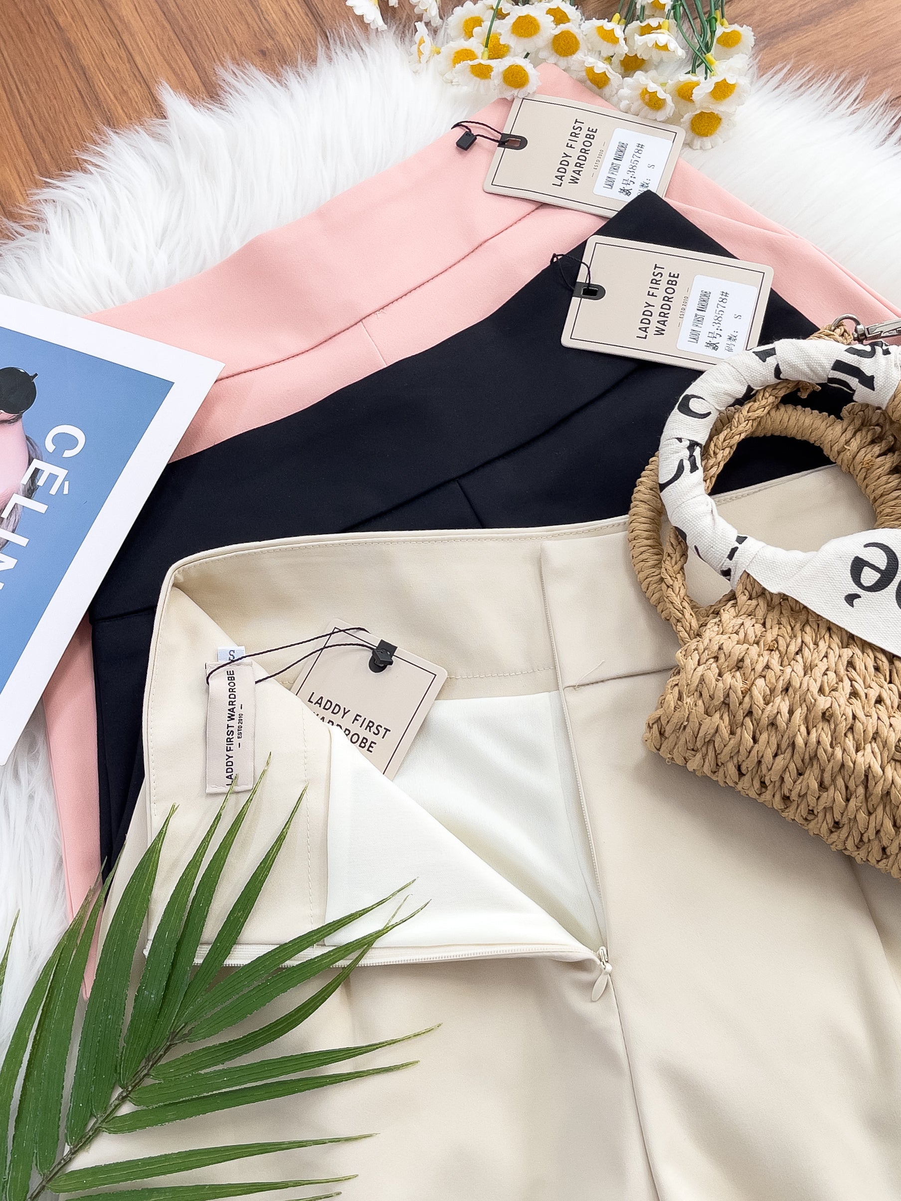 【S38578】独家爆款高品质【 新万能 】西装高腰休闲简约百搭短裤，后中隐形拉链，有口袋，内层加里布 #百搭必备 🔥🔥 【A-R1-C1】