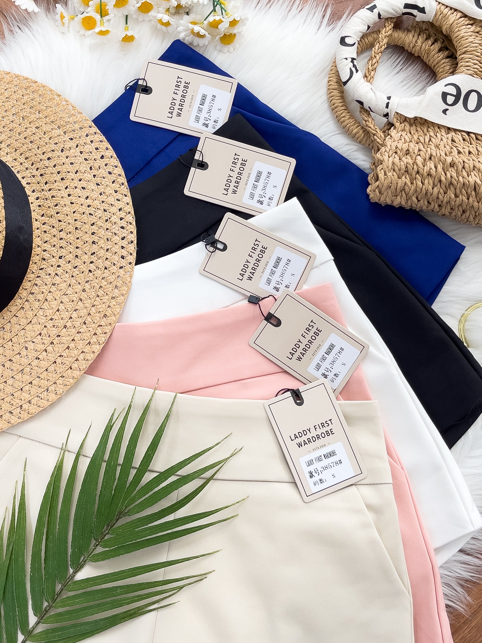 【S38578】独家爆款高品质【 新万能 】西装高腰休闲简约百搭短裤，后中隐形拉链，有口袋，内层加里布 #百搭必备 🔥🔥 【A-R1-C1】