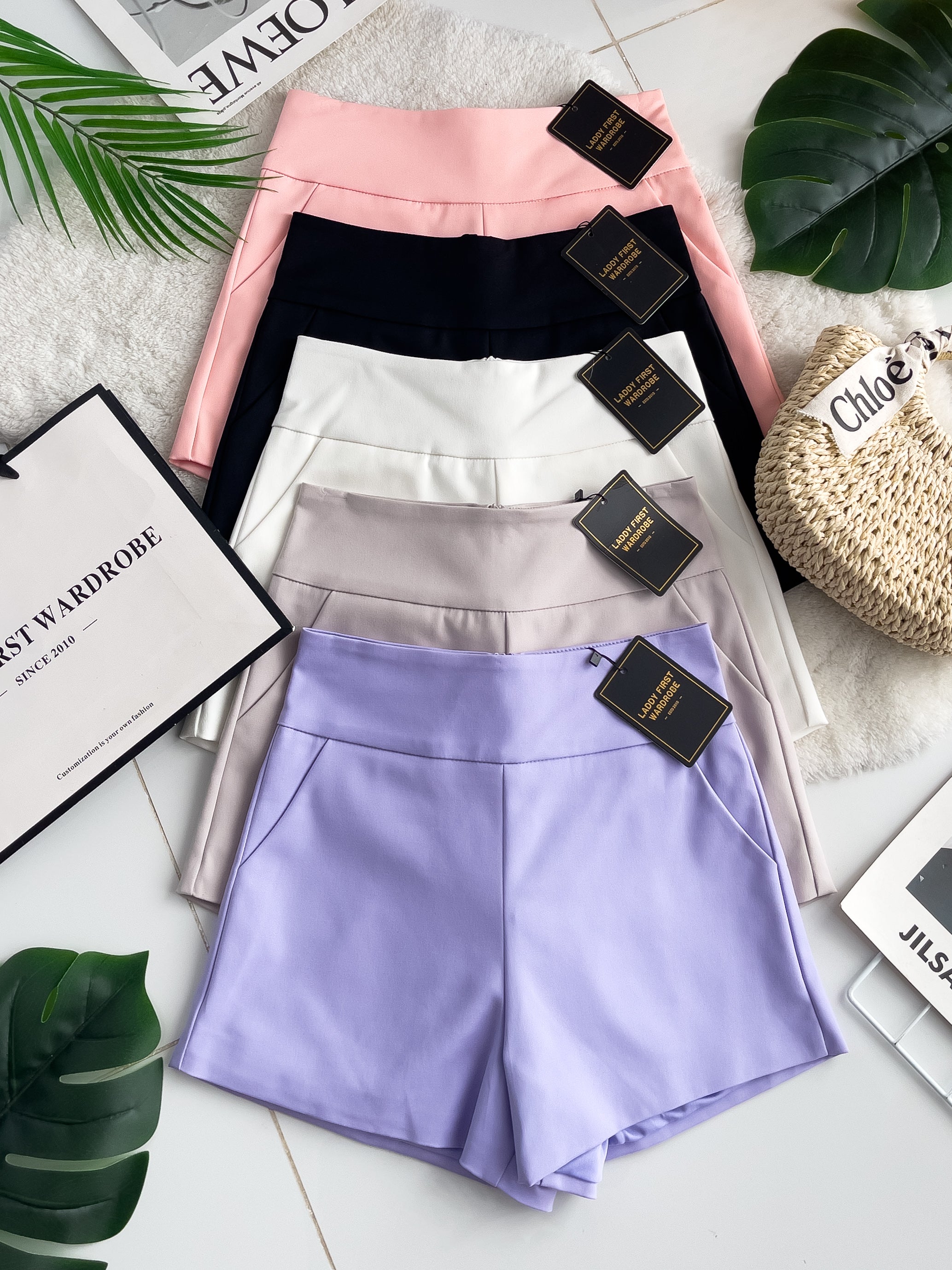 【S6644】【网站福利款✨】独家爆款【万能妹妹】高品质万能西装高腰休闲简约百搭短裤，后中隐形拉链，有口袋，内层加里布 #百搭必备 🔥🔥 【D-R1-C1】