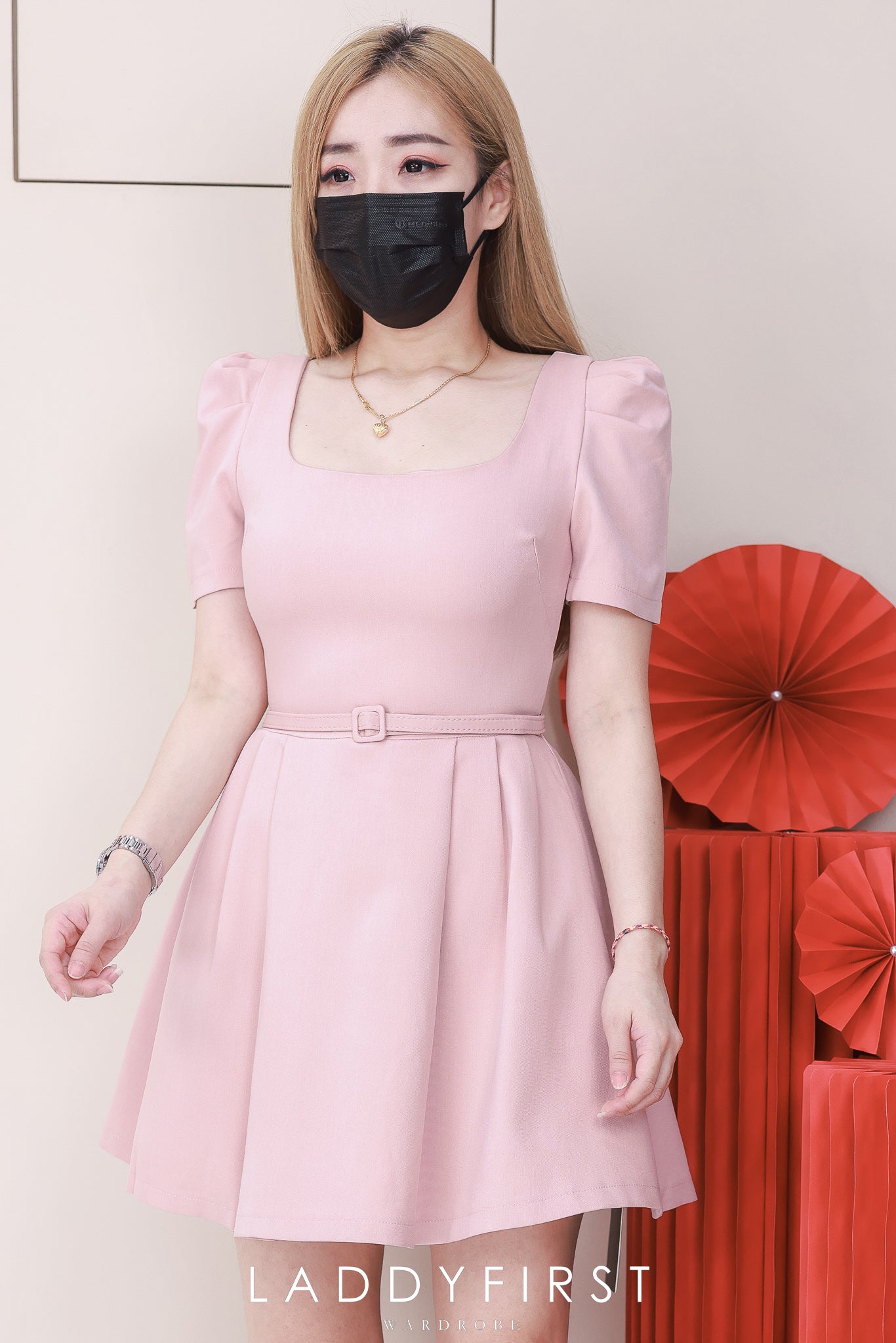 【D24250】独家爆款高品质方领泡泡袖甜美西装娃娃裙子，搭配系带腰带，有口袋 ❤️❤️