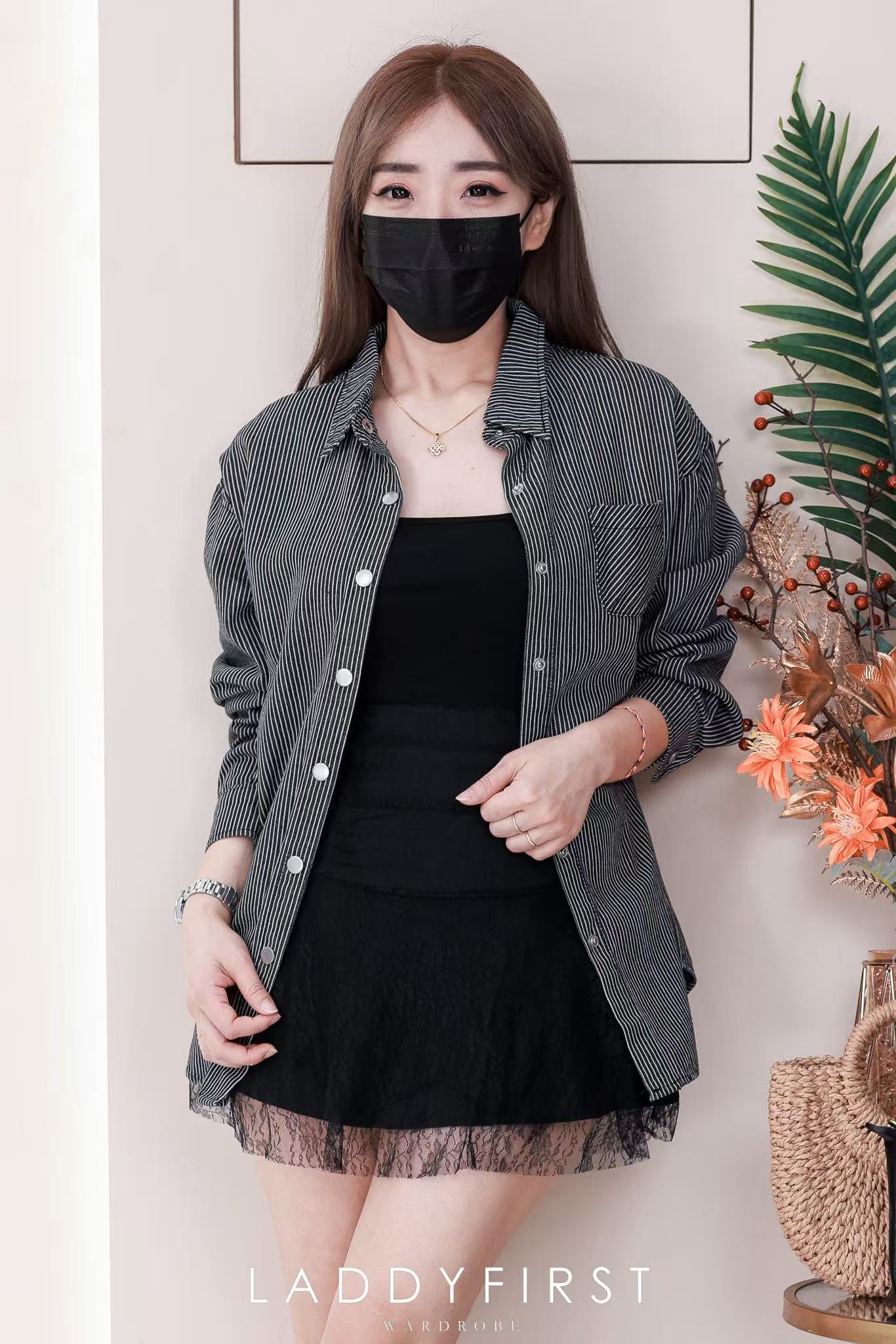 【SS6616】高品质两件式欧美气质时尚条纹牛仔套装 翻领长袖牛仔衬衣外套➕网纱蕾丝高腰裙子，内层有短裤 ❤️❤️