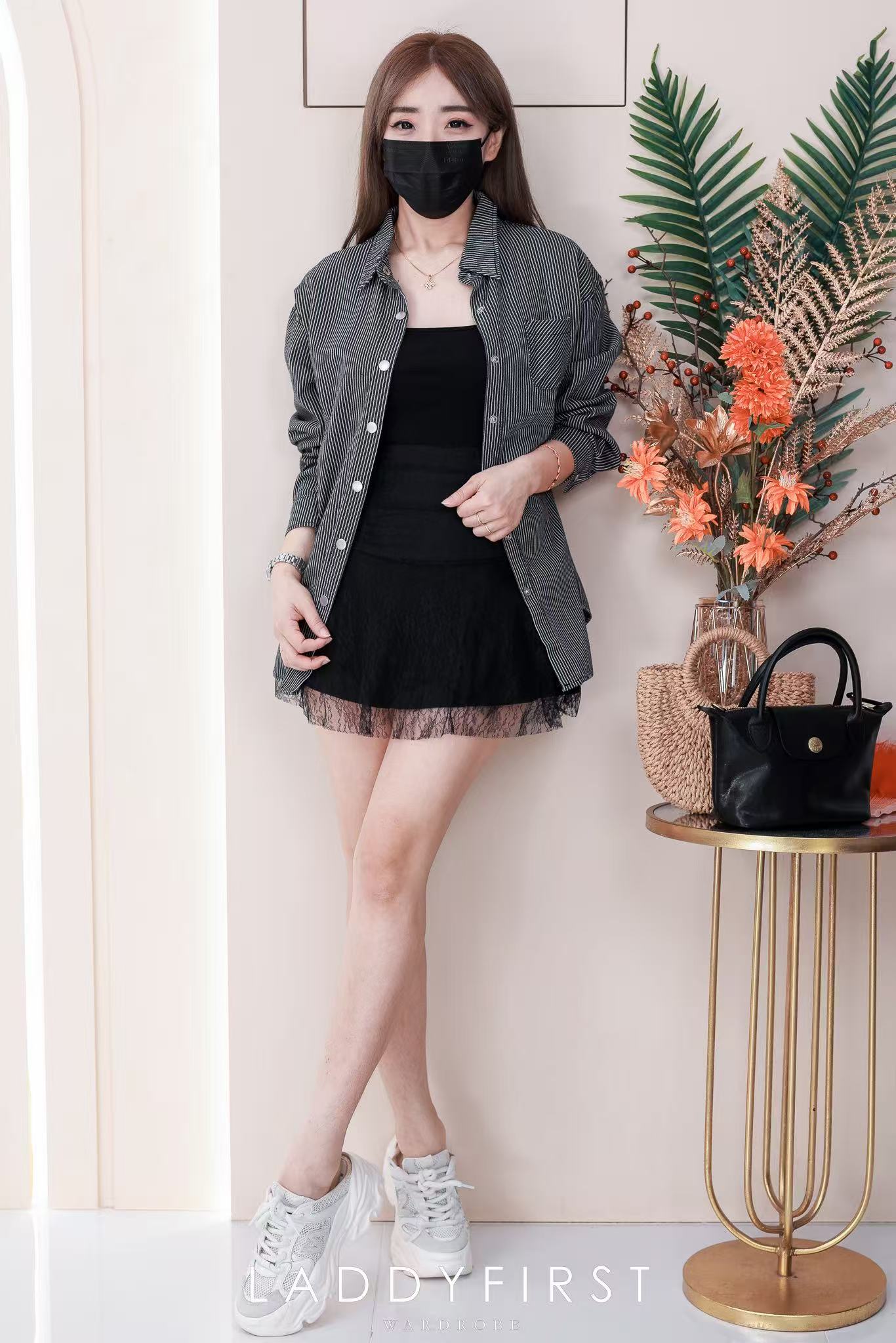 【SS6616】高品质两件式欧美气质时尚条纹牛仔套装 翻领长袖牛仔衬衣外套➕网纱蕾丝高腰裙子，内层有短裤 ❤️❤️