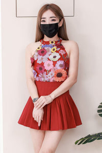 【SS3501】【LFW独家小圆饼】高品质两件式优雅减龄时尚套装 西装拼接立体绣花CUT IN无袖上衣➕学院风西装高腰百褶裙子，内层有里布短裤 ❤️❤️