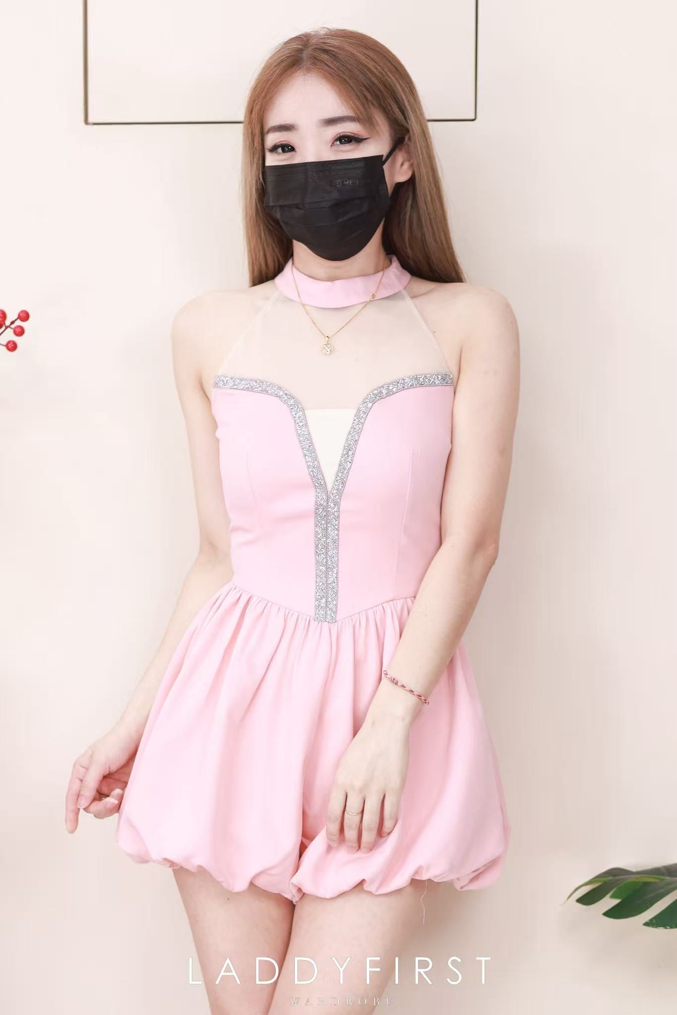 【D8237741】高品质精美烫钻设计拼接缎面无袖蓬蓬花苞连身短裤 ❤❤【A-R1-C2】