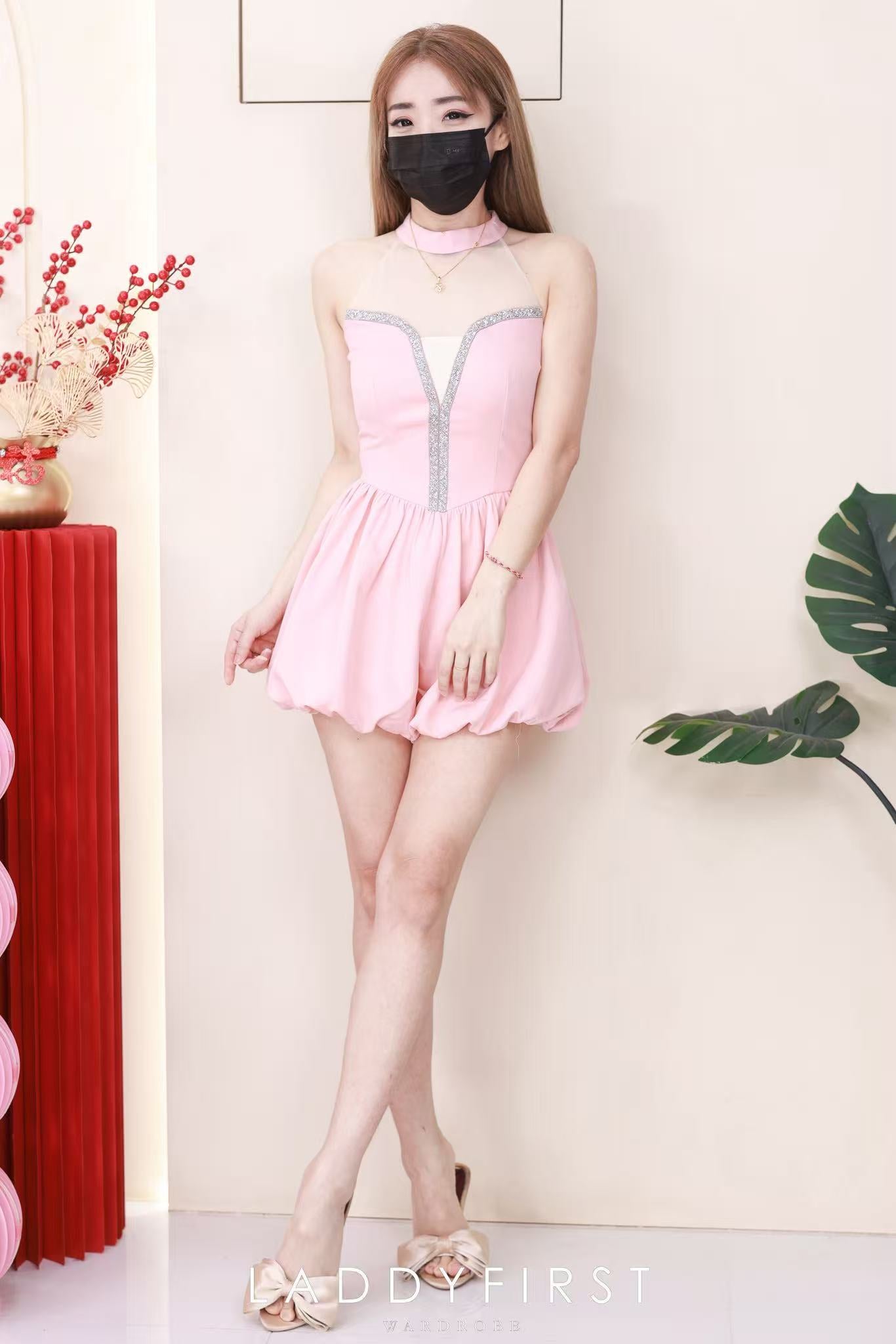 【D8237741】高品质精美烫钻设计拼接缎面无袖蓬蓬花苞连身短裤 ❤❤【A-R1-C2】