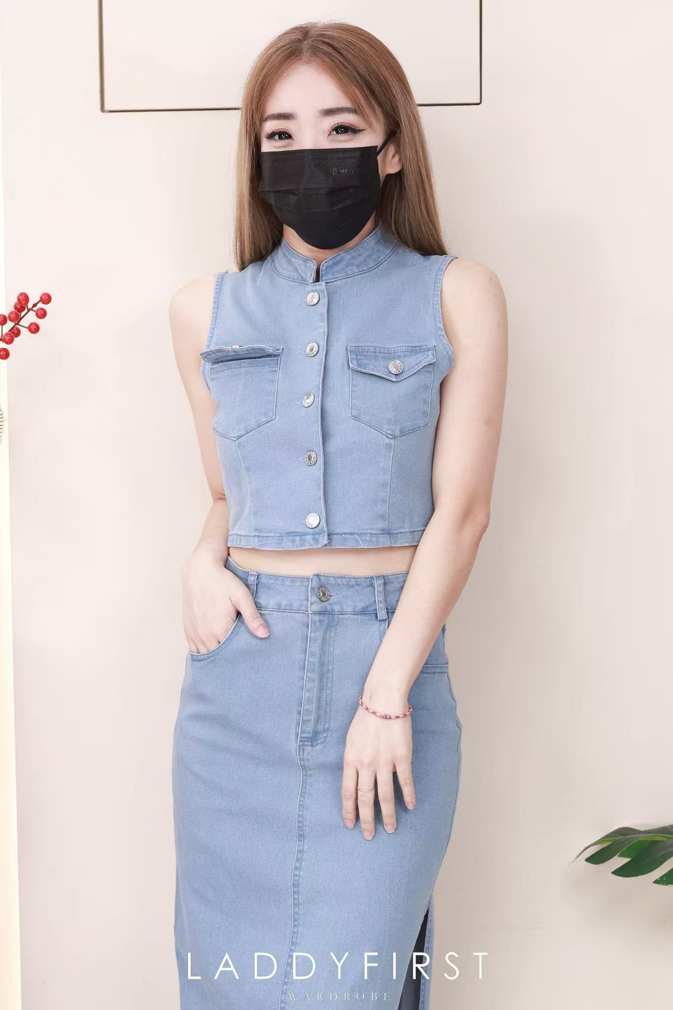 【SS21723 / 37601】高品质两件式韩系御姐风气质牛仔套装 马甲式牛仔上衣➕侧边开叉设计牛仔高腰长裙❤️❤️【B-R1-C4】