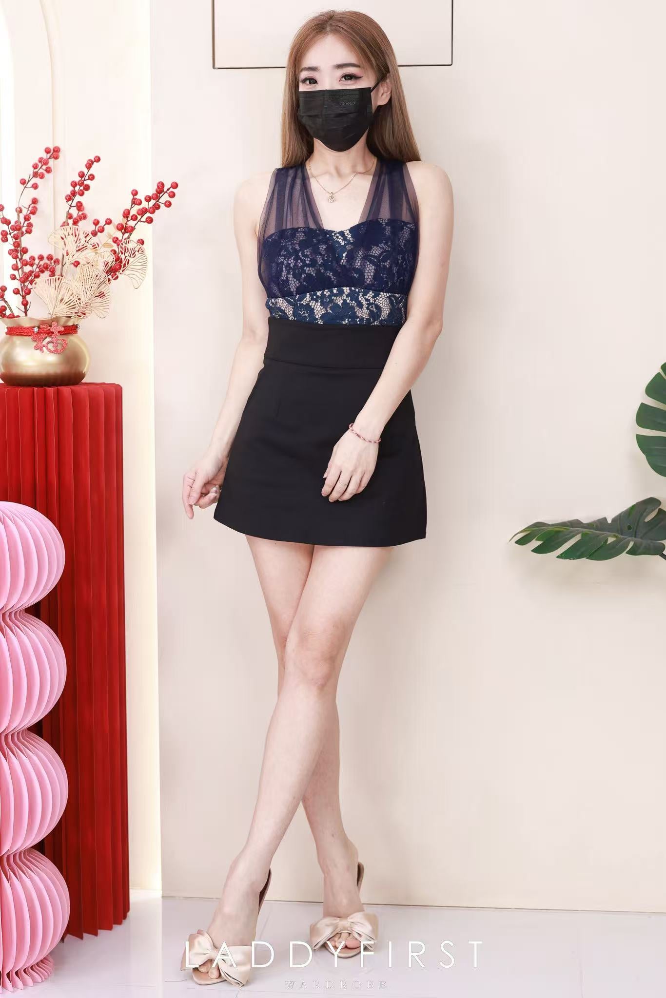 【T8239401】高品质水溶蕾丝拼接网纱无袖短版上衣 ❤❤