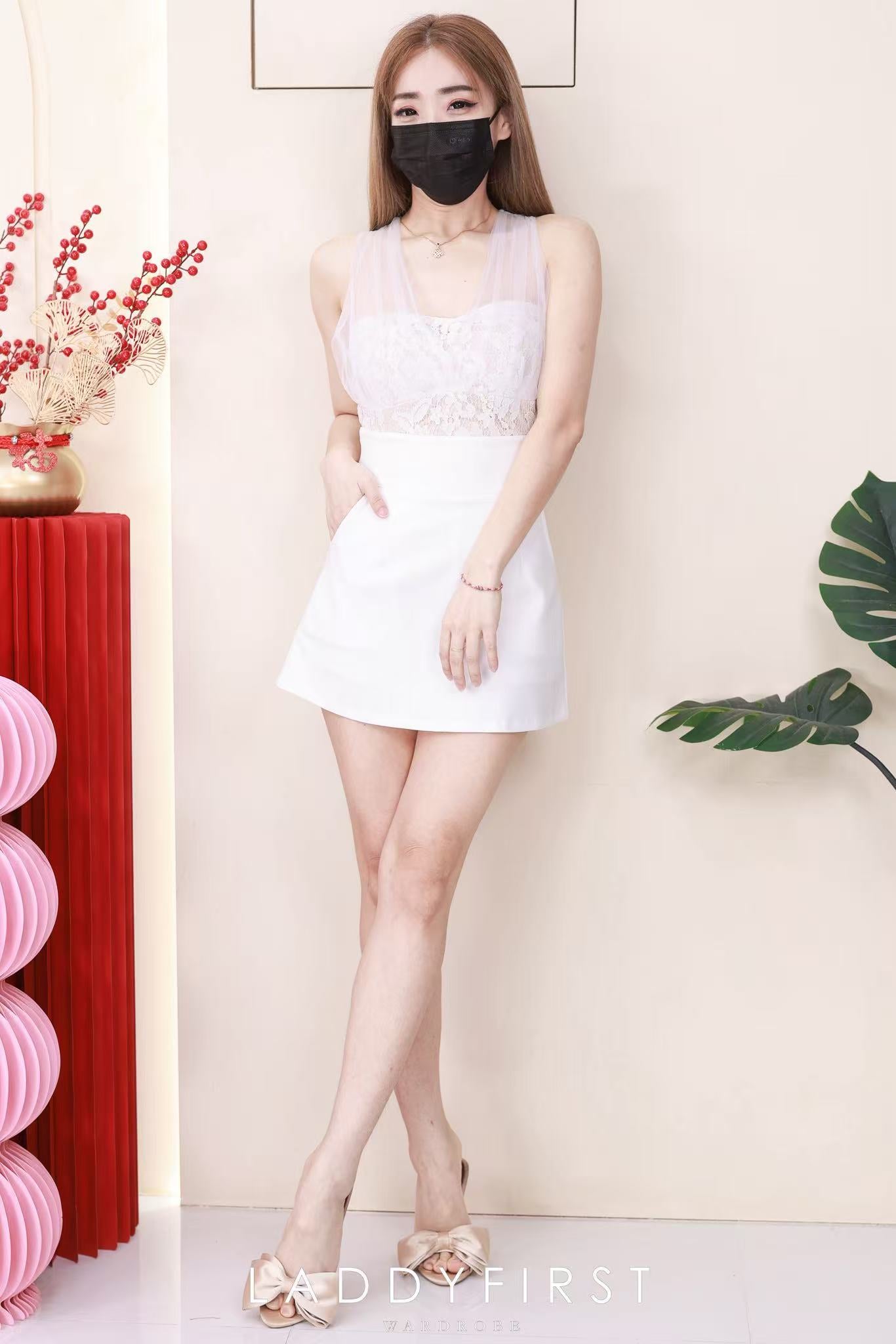 【T8239401】高品质水溶蕾丝拼接网纱无袖短版上衣 ❤❤