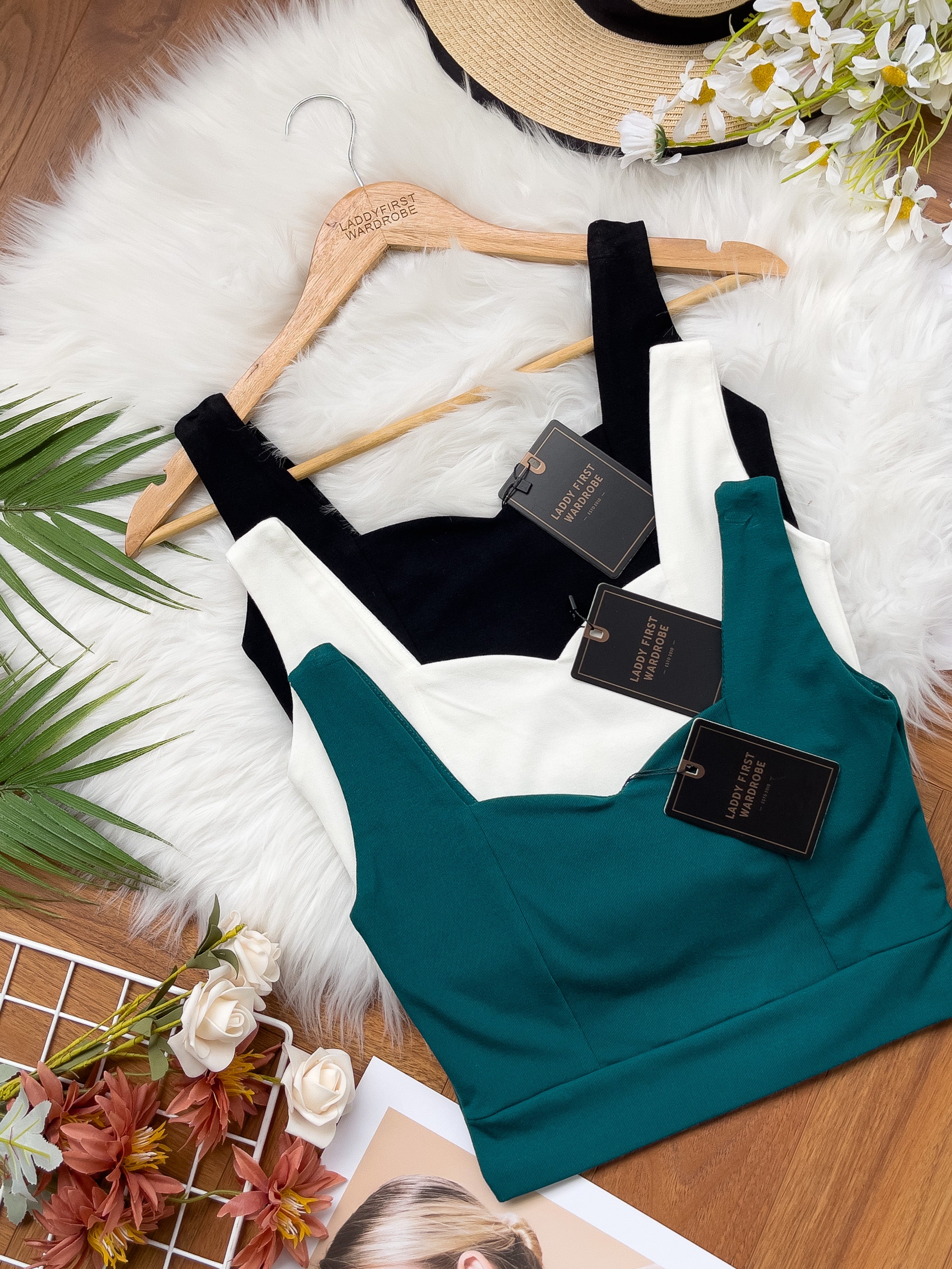 【T66162】🧧 宠粉福利回馈 🧧 独家爆款无拼缝双层爱心领无袖百搭小内搭上衣 ❤️❤️【A-R3-C3】