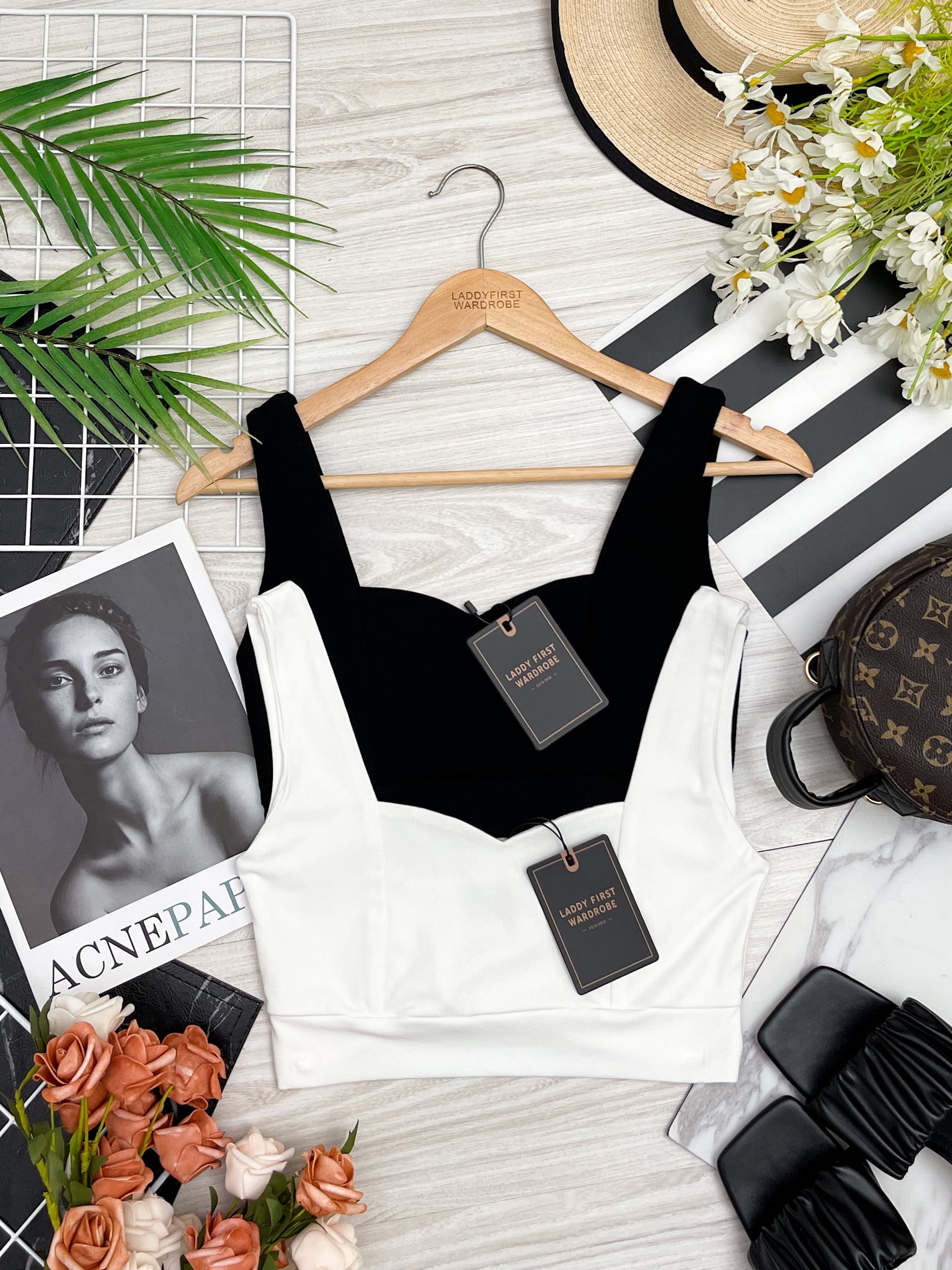 【T661611】无独家爆款高品质无拼缝双层爱心领口百搭背心内搭上衣