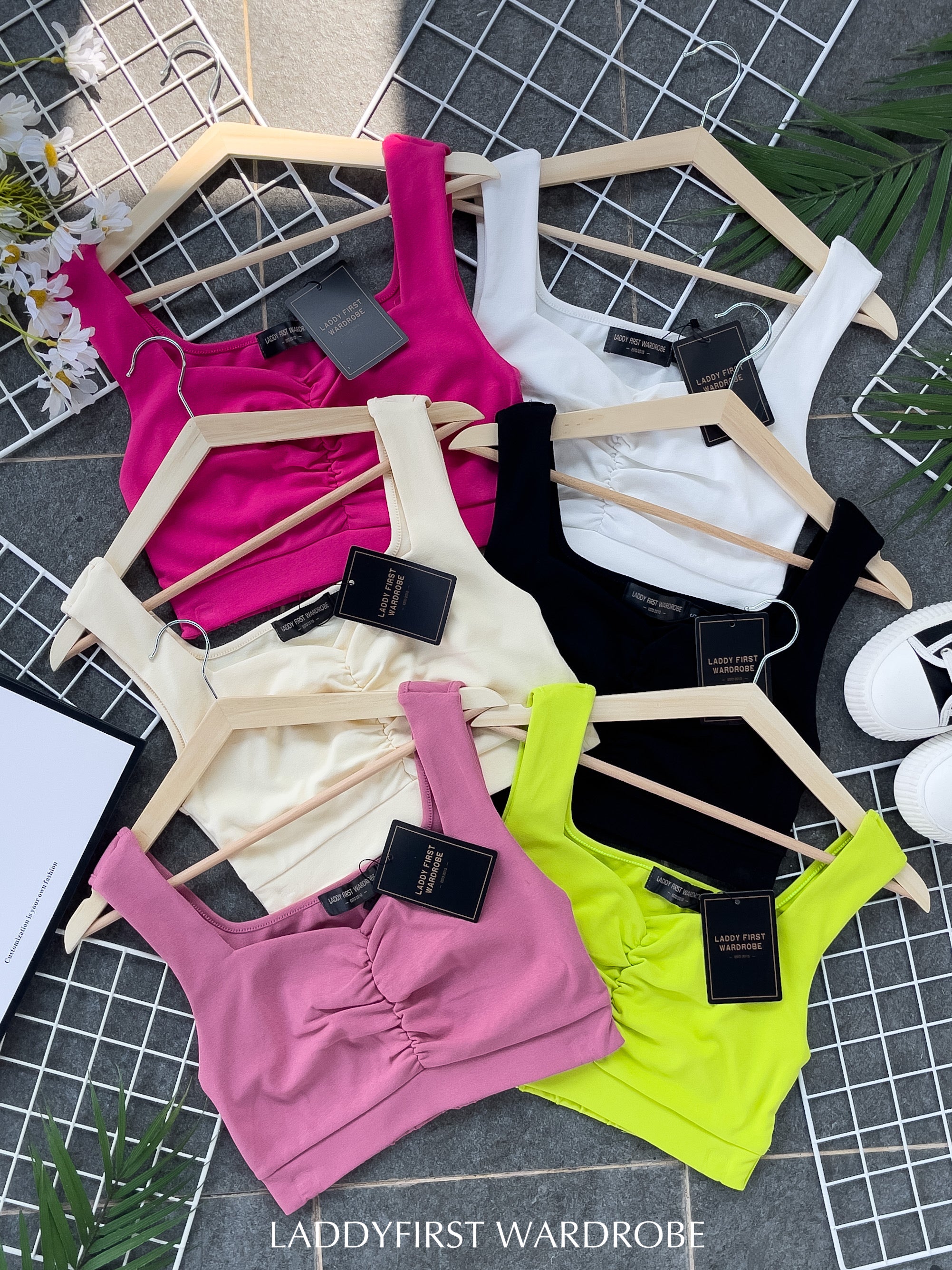 【T3333】独家爆款简约百搭短版无袖内搭上衣 【B-R3-C6】