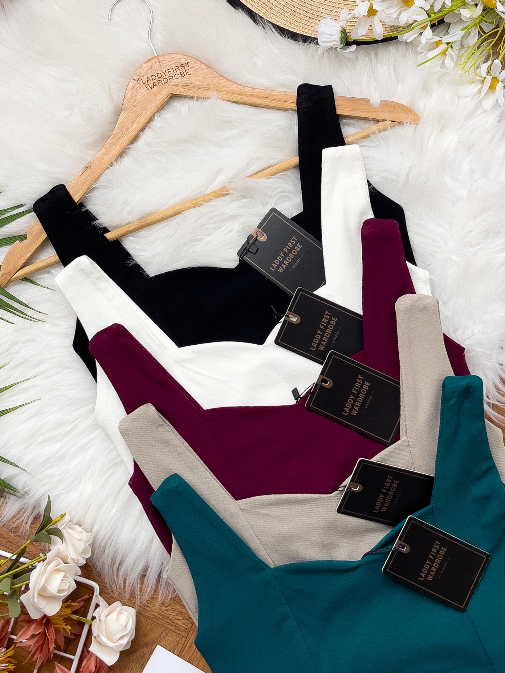 【T66162】🧧 宠粉福利回馈 🧧 独家爆款无拼缝双层爱心领无袖百搭小内搭上衣 ❤️❤️【A-R3-C3】